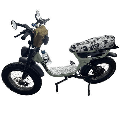 Manga Rush DiroDi Rover, Stator, Ampd Bros & Fatboy seat cover with bold manga graphics - stylish, comfy, and protects your bum from the hot Aussie sun.
